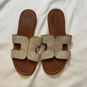 Daytrip size 7 brown and white sandals